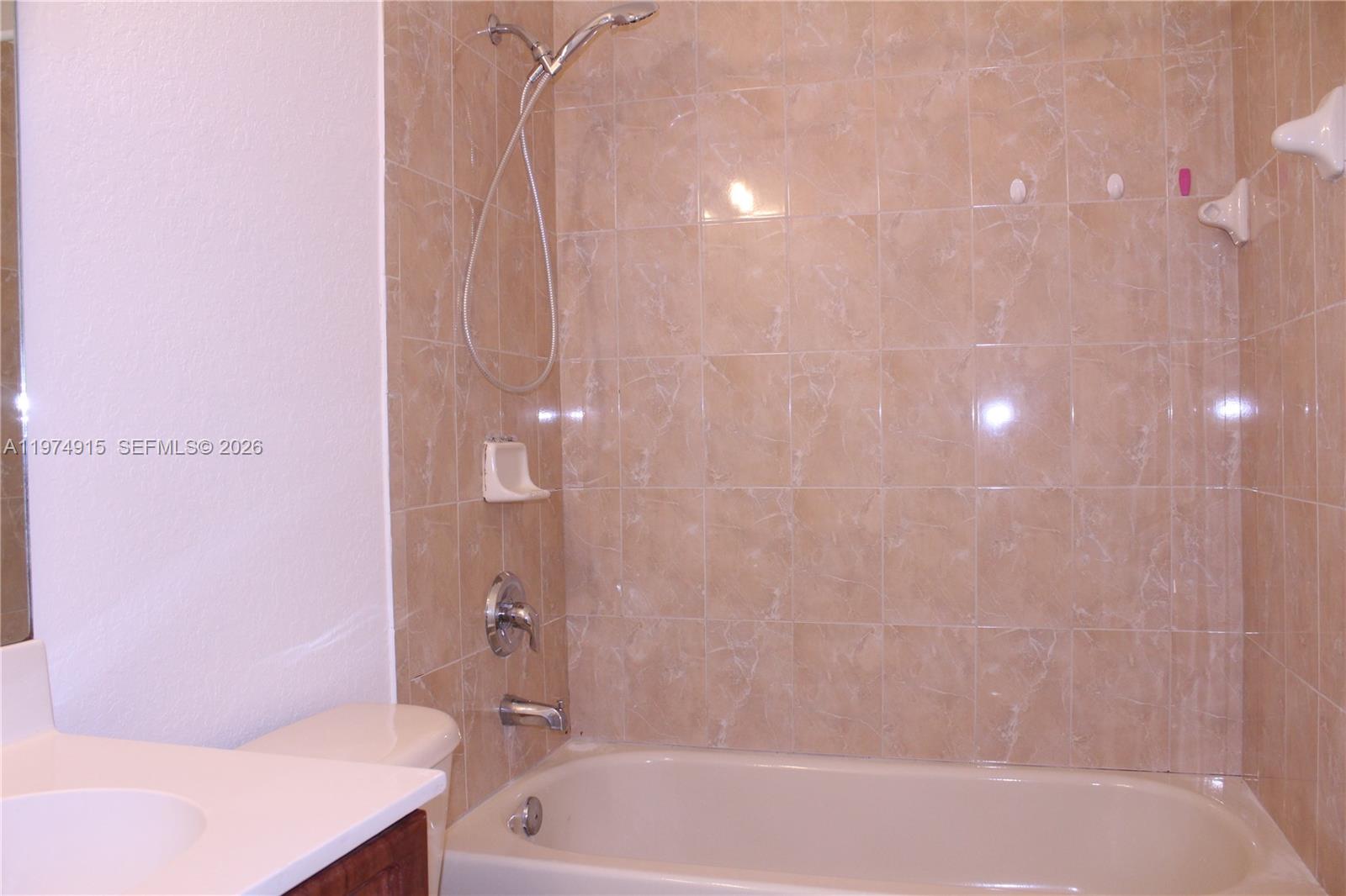 EUREKA PALM GARDEN - Residential Lease