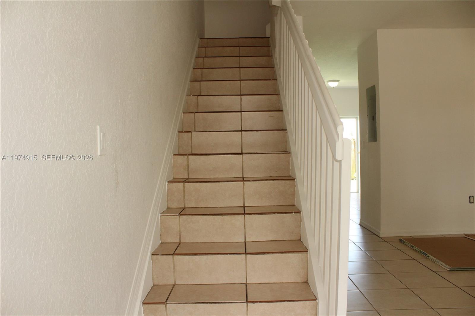 EUREKA PALM GARDEN - Residential Lease