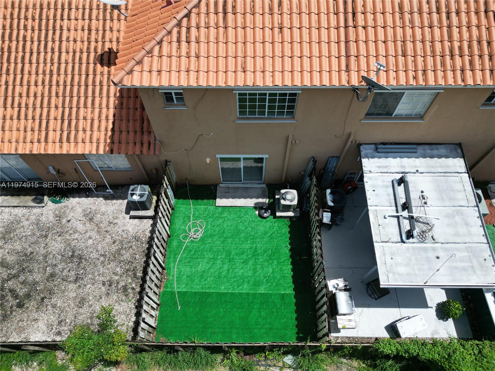 EUREKA PALM GARDEN - Residential Lease