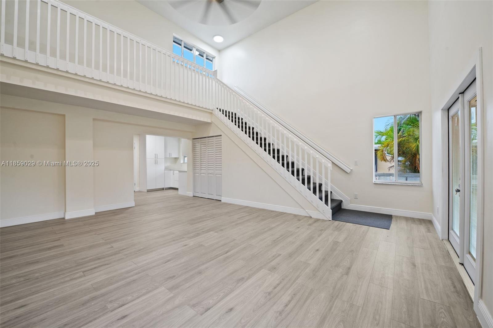 6221 NW 37th Ter