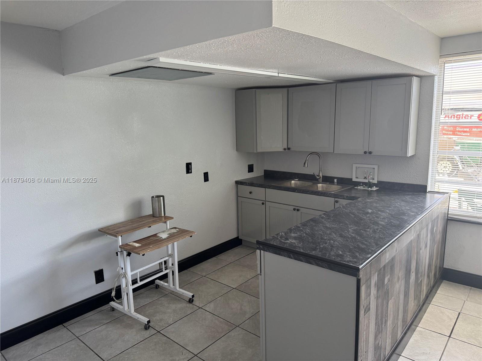 WILTON MANORS - Residential Lease