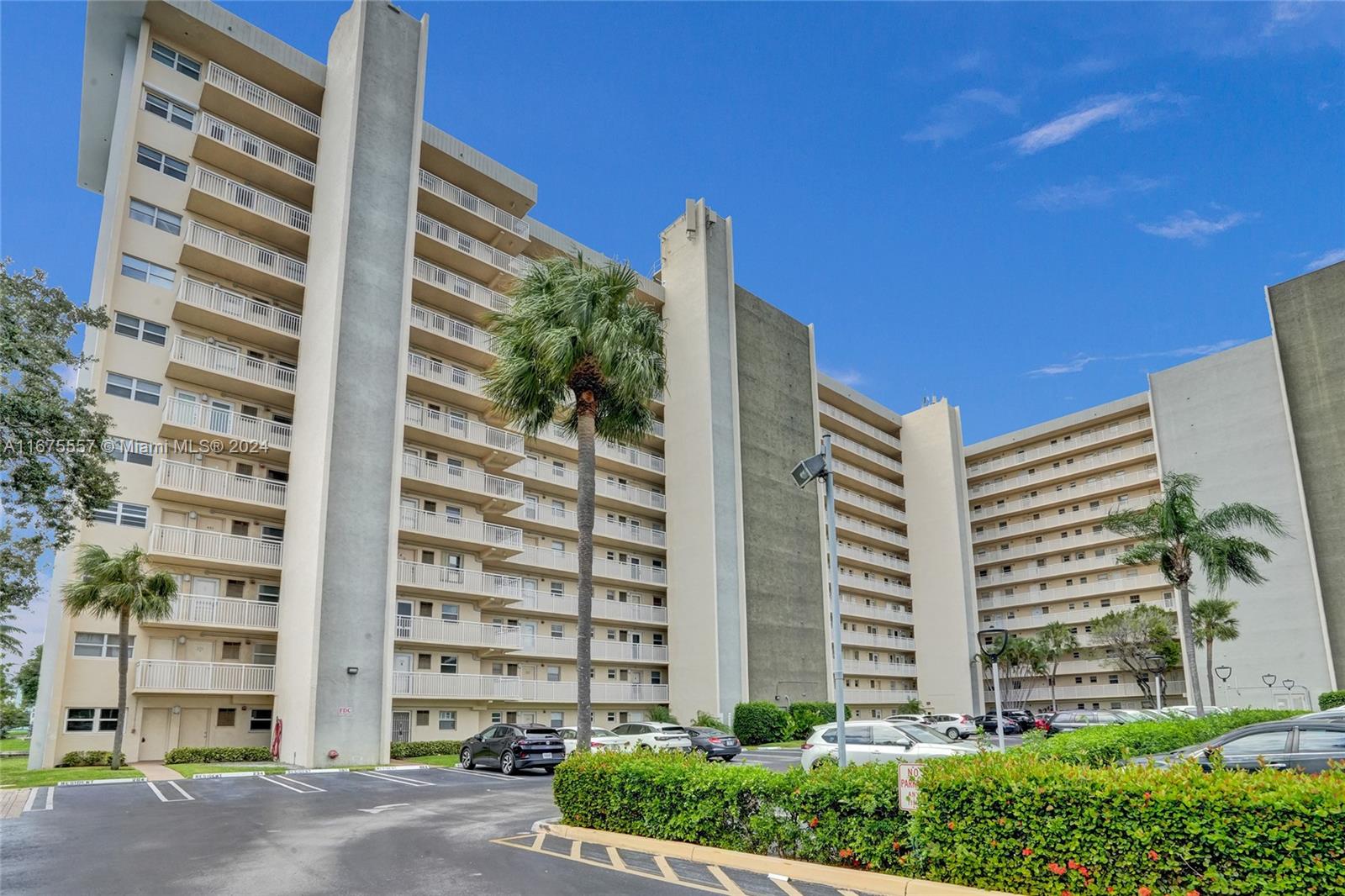 801 S Federal Hwy Hwy Ph5, Pompano Beach, Broward County, Florida - 1 Bedrooms  
2 Bathrooms - 