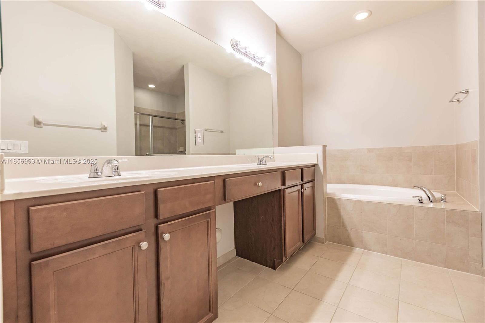 LAKES BY THE BAY FAYE REP - Residential