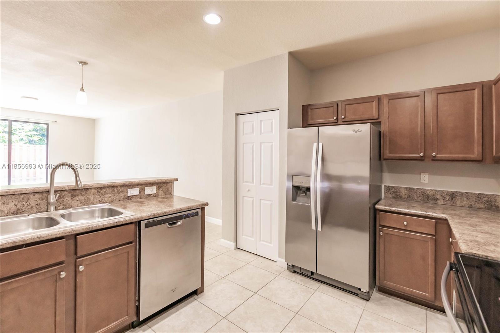 LAKES BY THE BAY FAYE REP - Residential