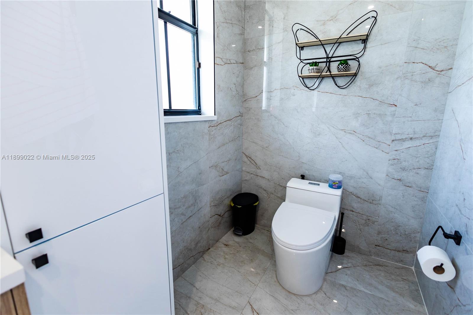 DORAL CAY - Residential Lease