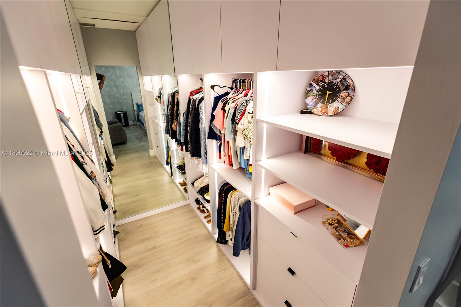 DORAL CAY - Residential Lease