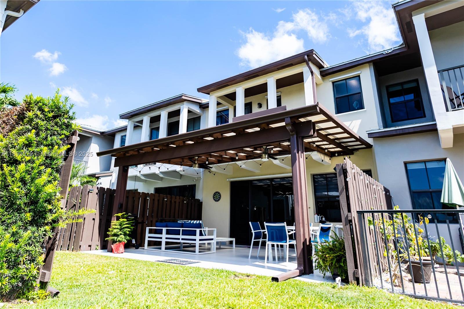 DORAL CAY - Residential Lease