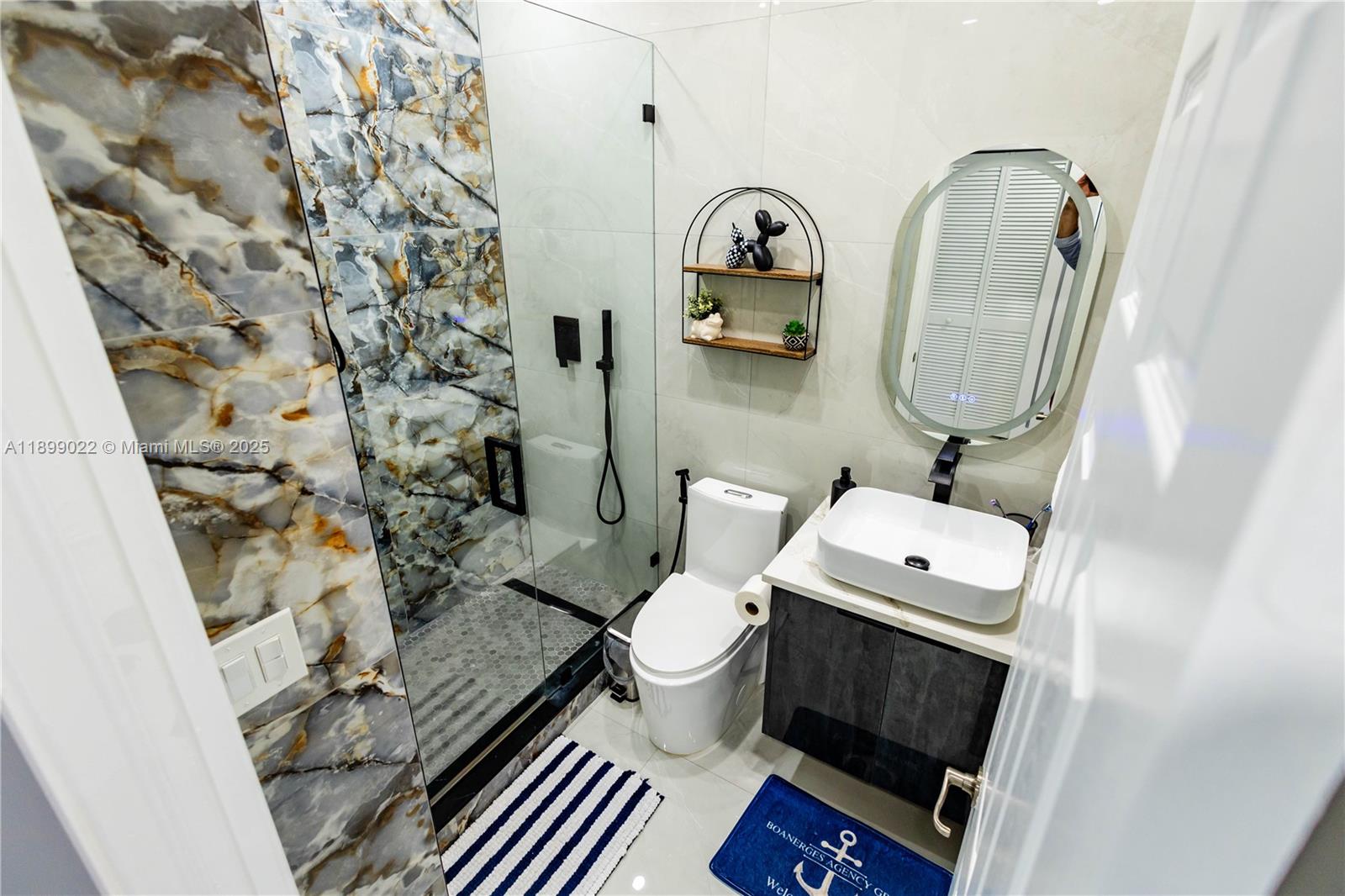 DORAL CAY - Residential Lease