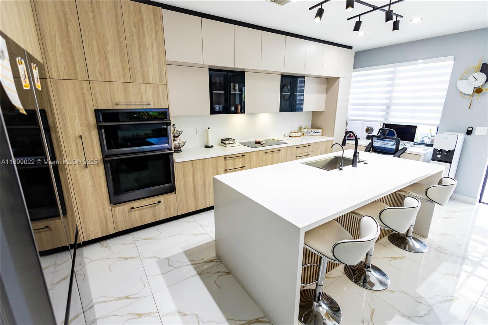 DORAL CAY - Residential Lease