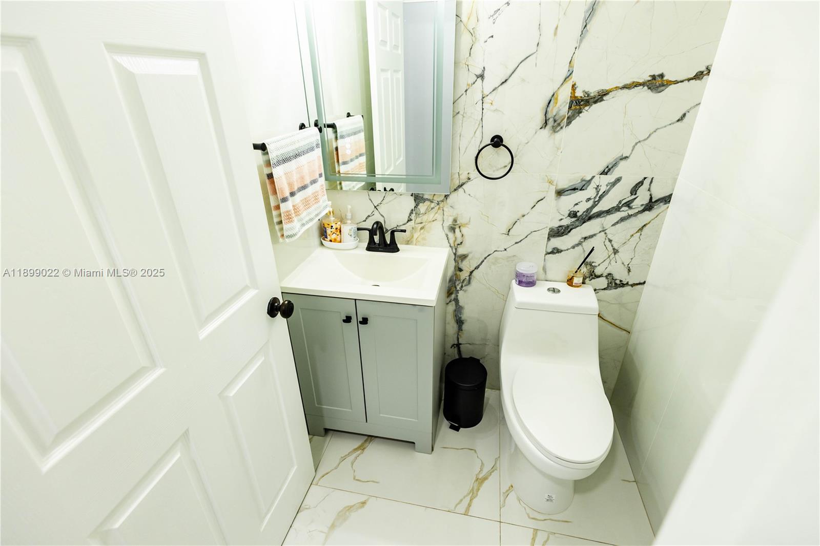 DORAL CAY - Residential Lease