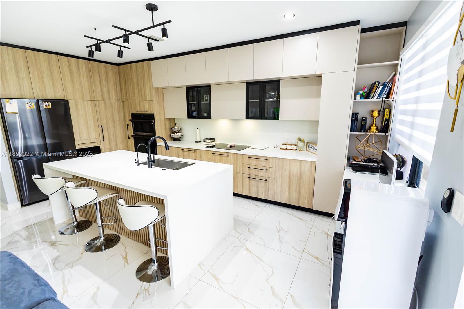 DORAL CAY - Residential Lease