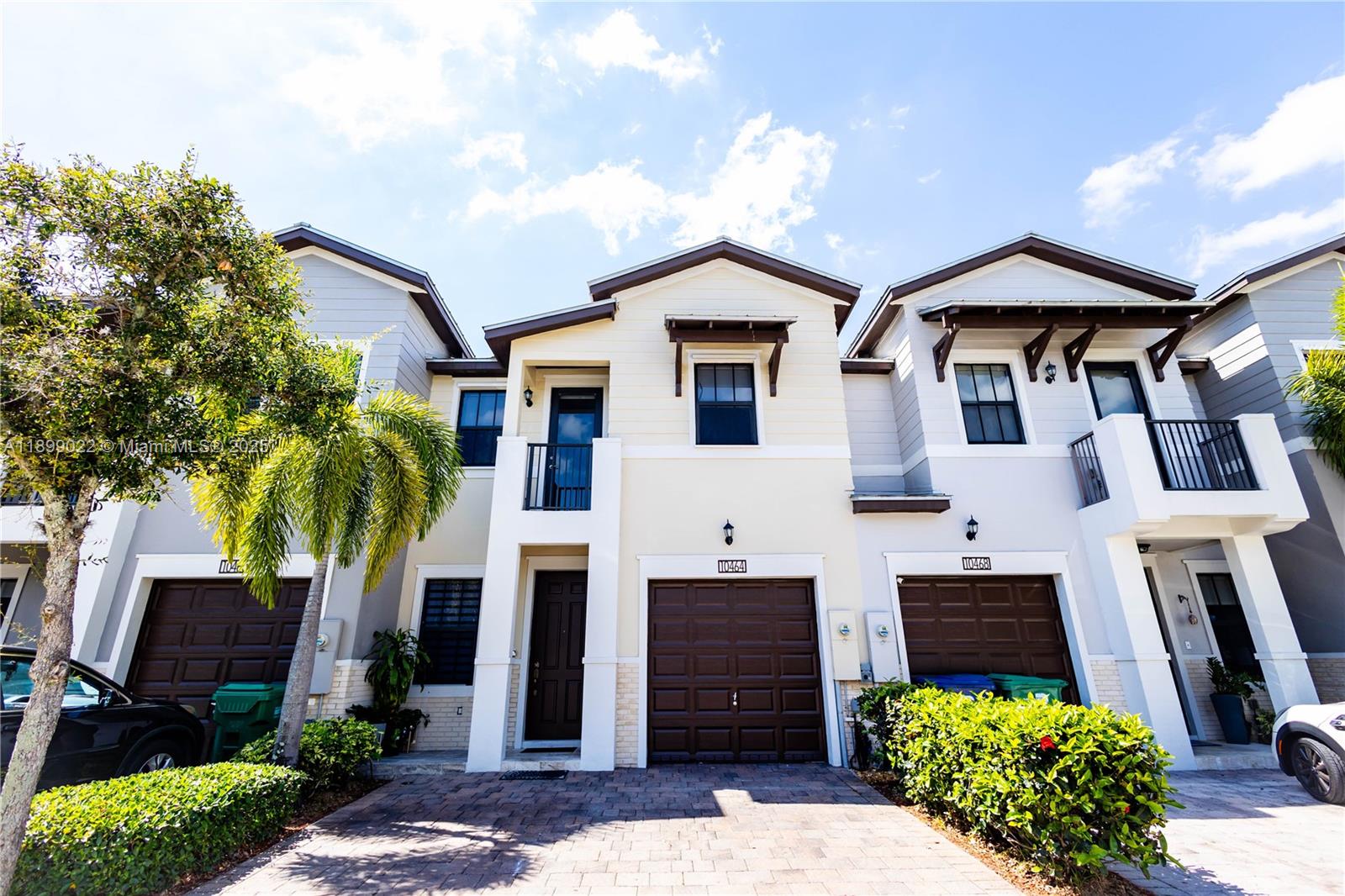DORAL CAY - Residential Lease
