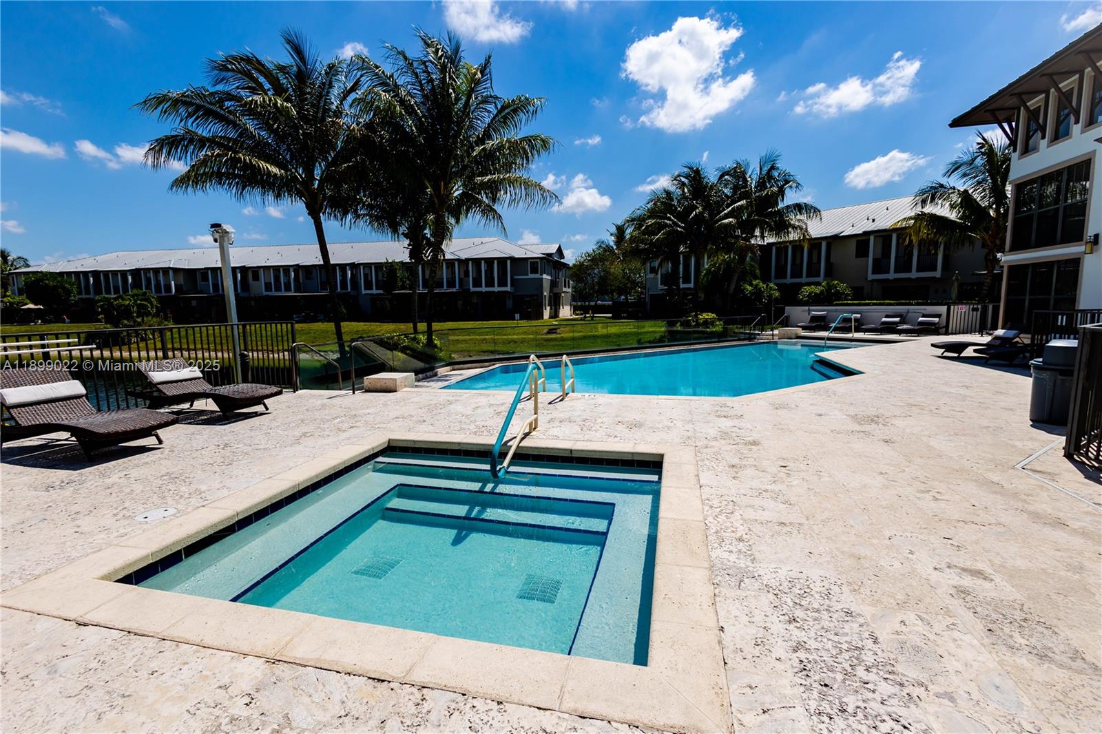 DORAL CAY - Residential Lease