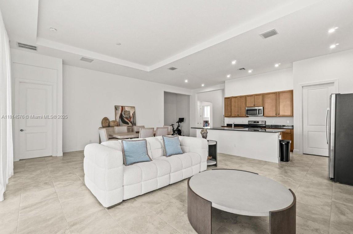 VERANO SOUTH PUD 1 - POD - Residential Lease