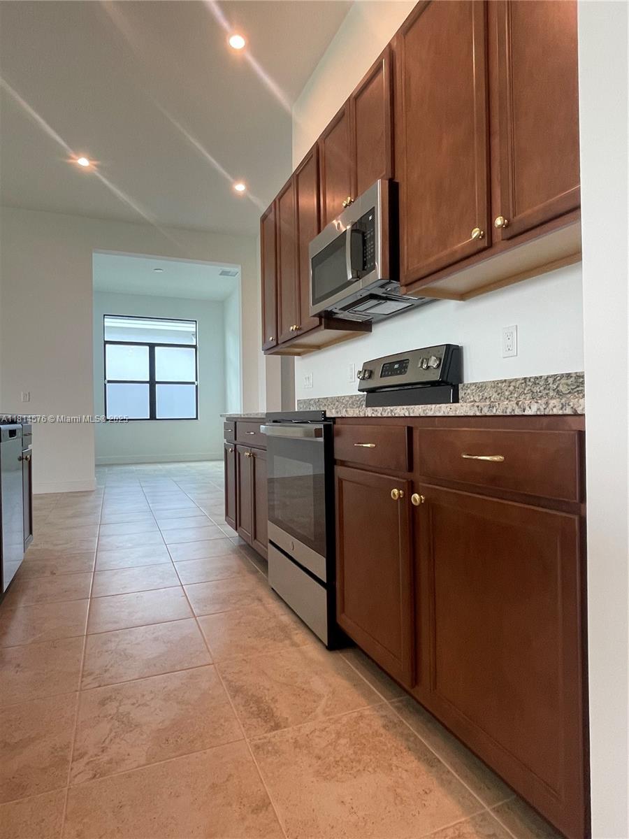 VERANO SOUTH PUD 1 - POD - Residential Lease