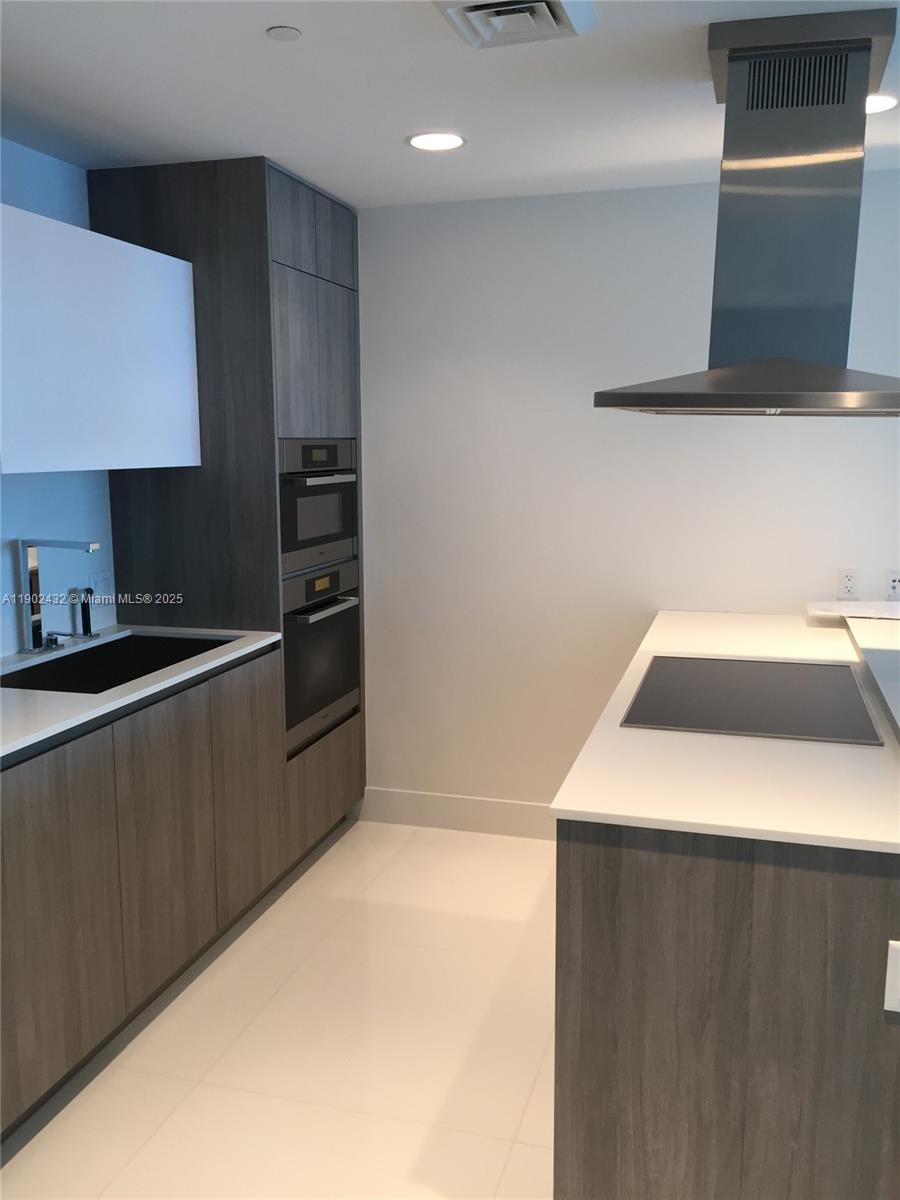 OCEANA KEY BISCAYNE CONDO - Residential Lease