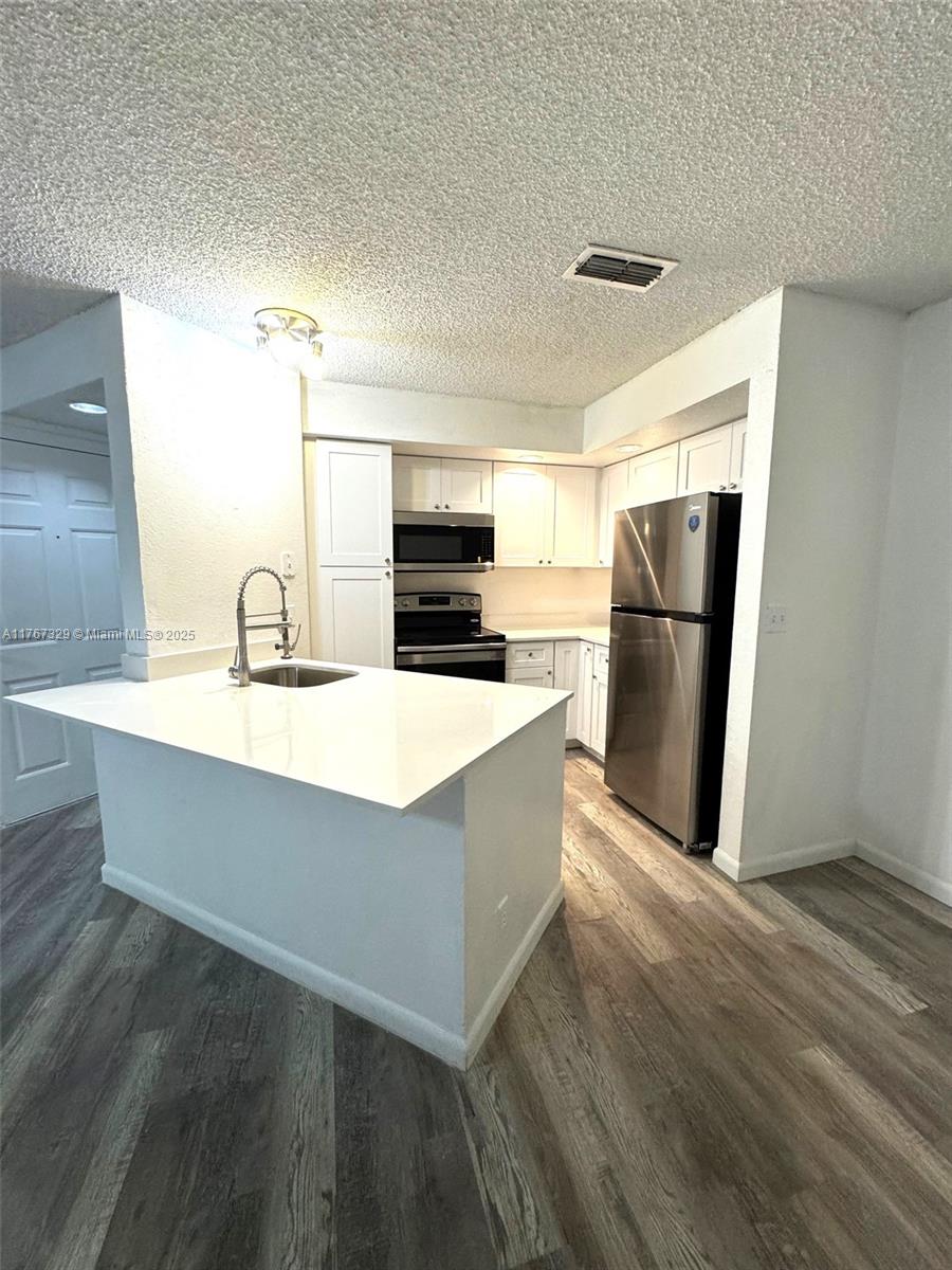 Rental Property at 3390 N Pinewalk Dr N 1016, Margate, Broward County, Florida - Bedrooms: 1 
Bathrooms: 1  - $1,750 MO.