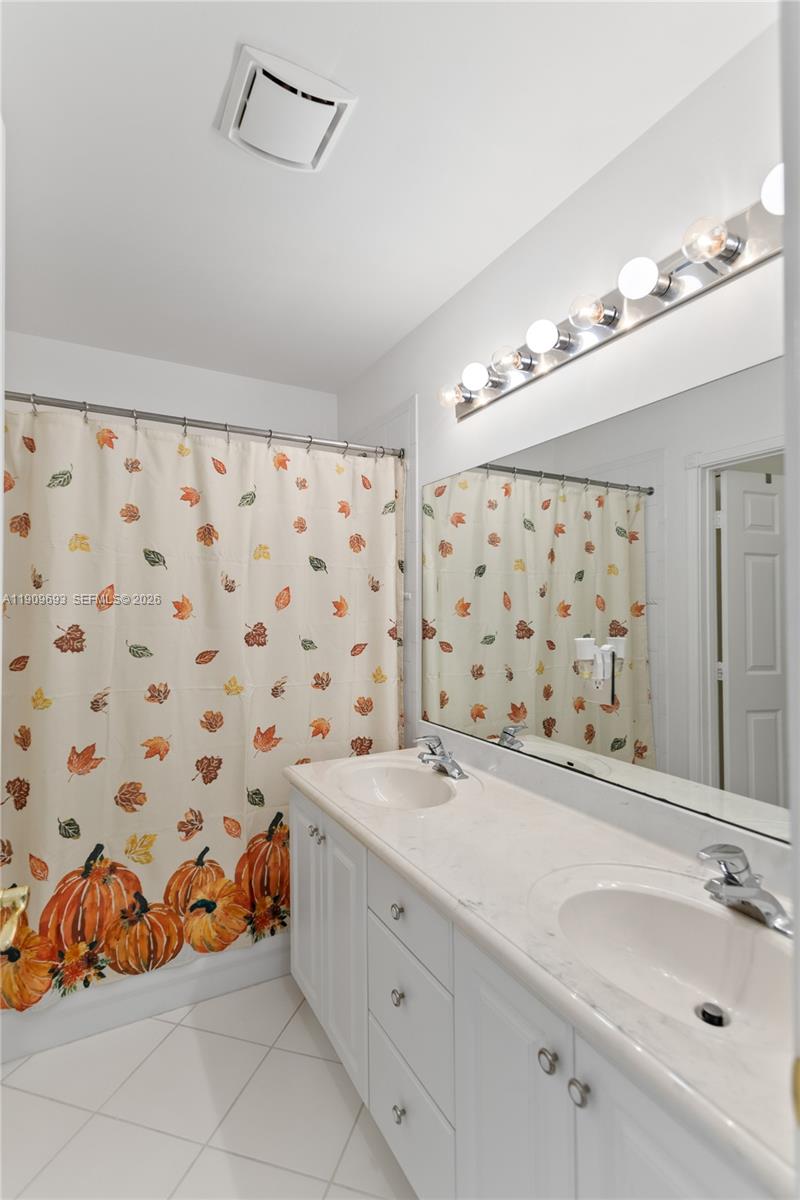 RIVIERA ISLES II - Residential