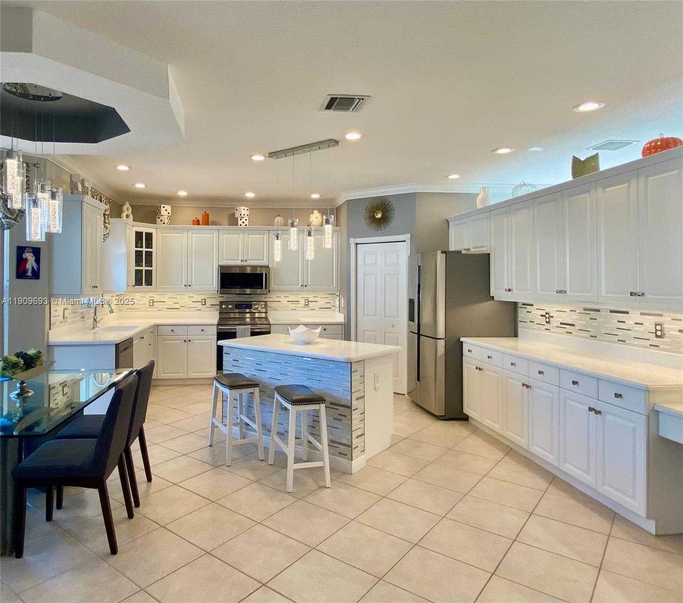 RIVIERA ISLES II - Residential