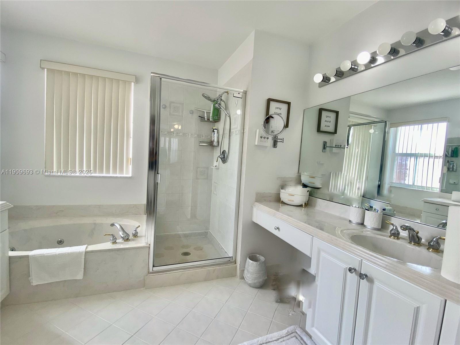 RIVIERA ISLES II - Residential