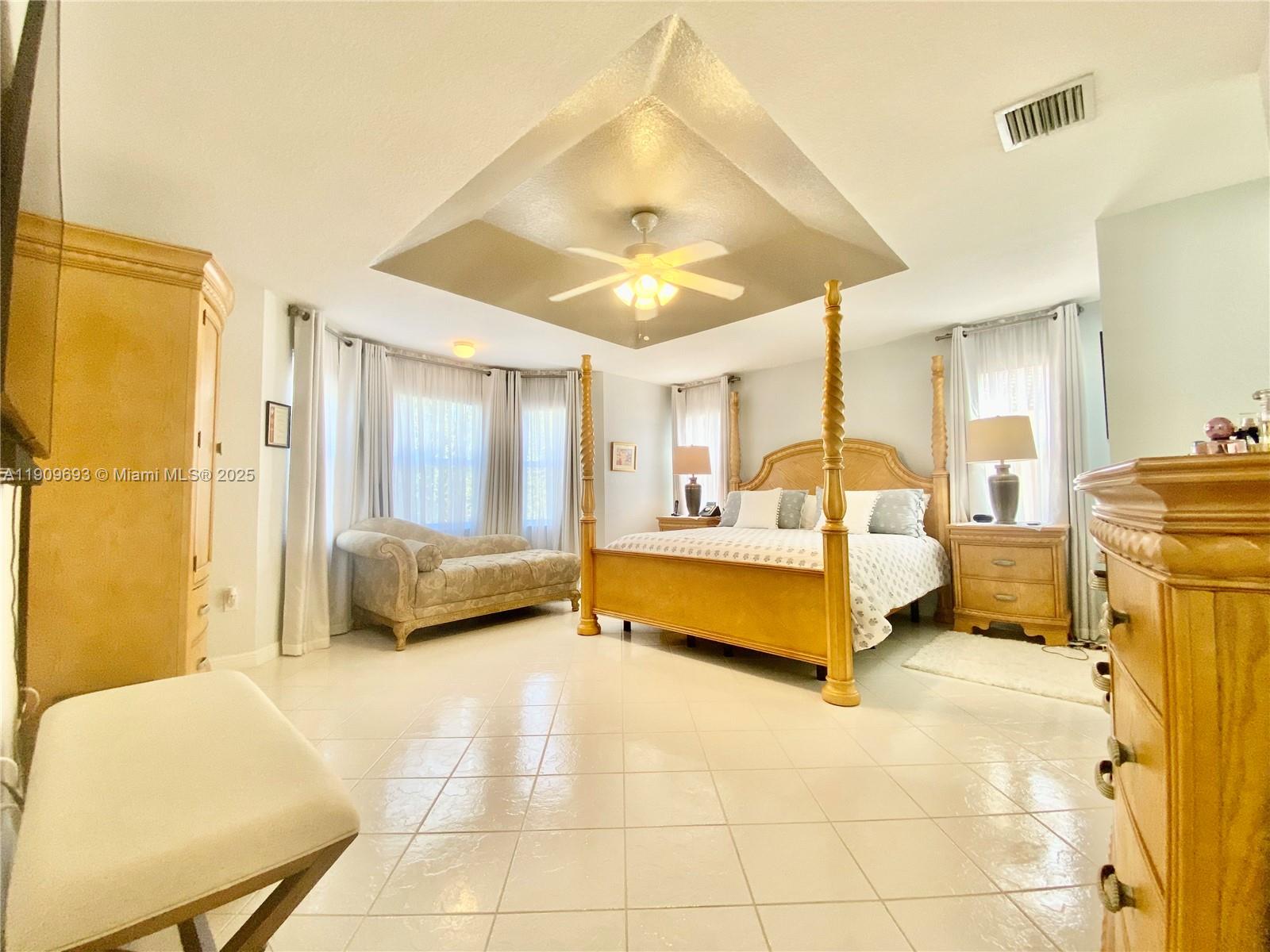 RIVIERA ISLES II - Residential