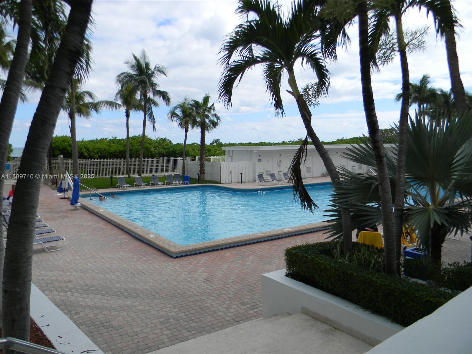 THE CASABLANCA CONDO - Residential