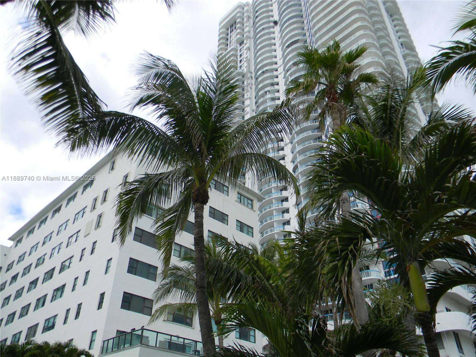 THE CASABLANCA CONDO - Residential