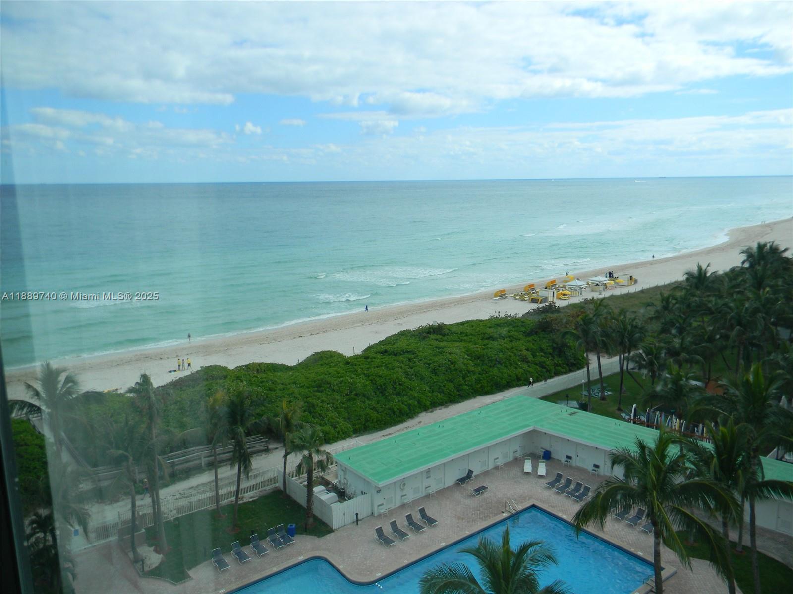 THE CASABLANCA CONDO - Residential