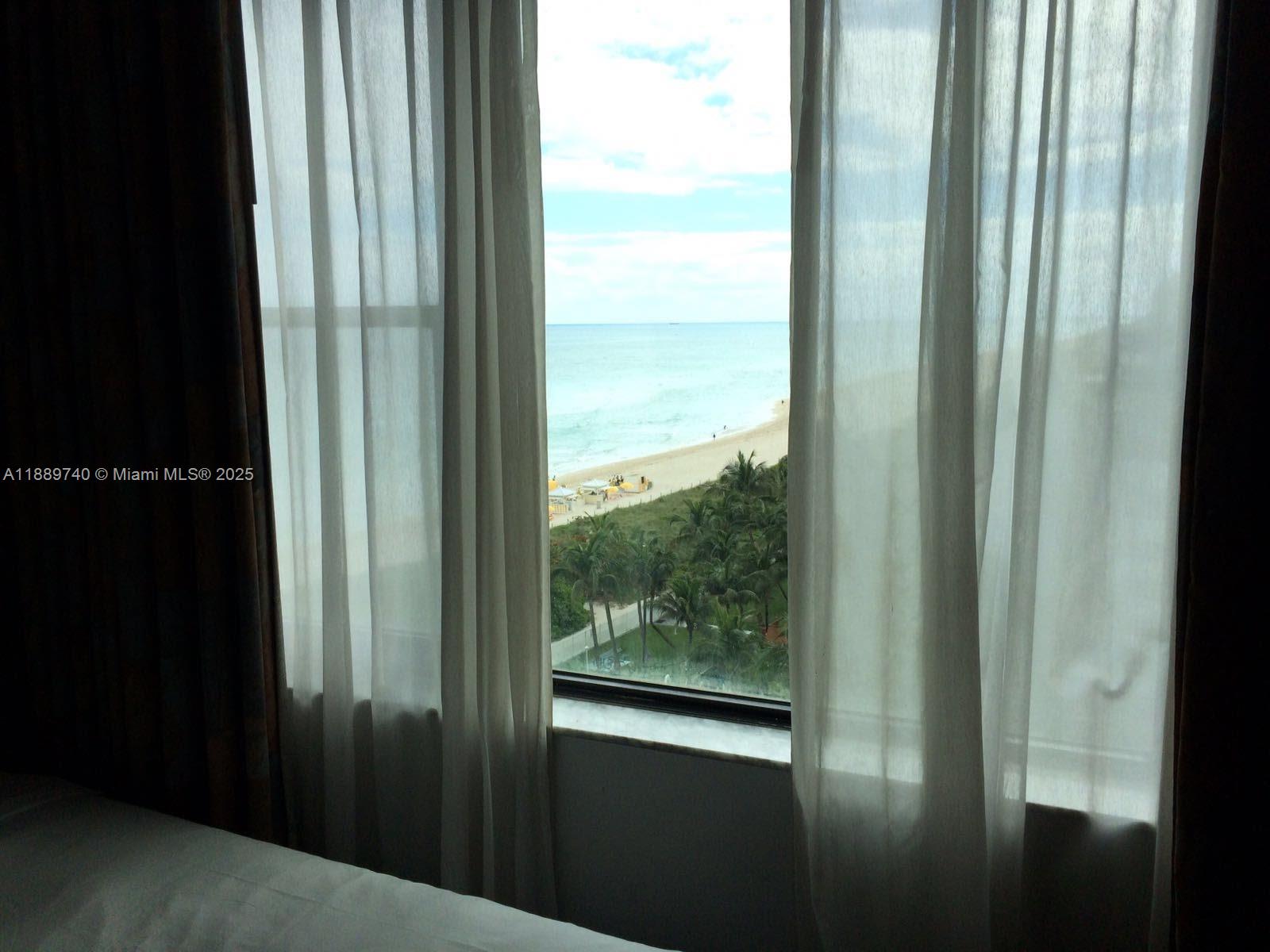 THE CASABLANCA CONDO - Residential