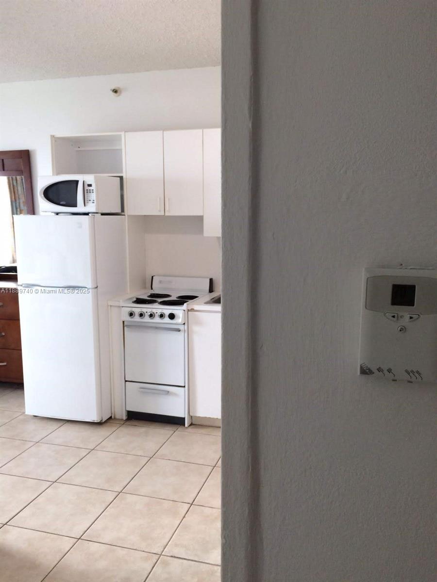 THE CASABLANCA CONDO - Residential