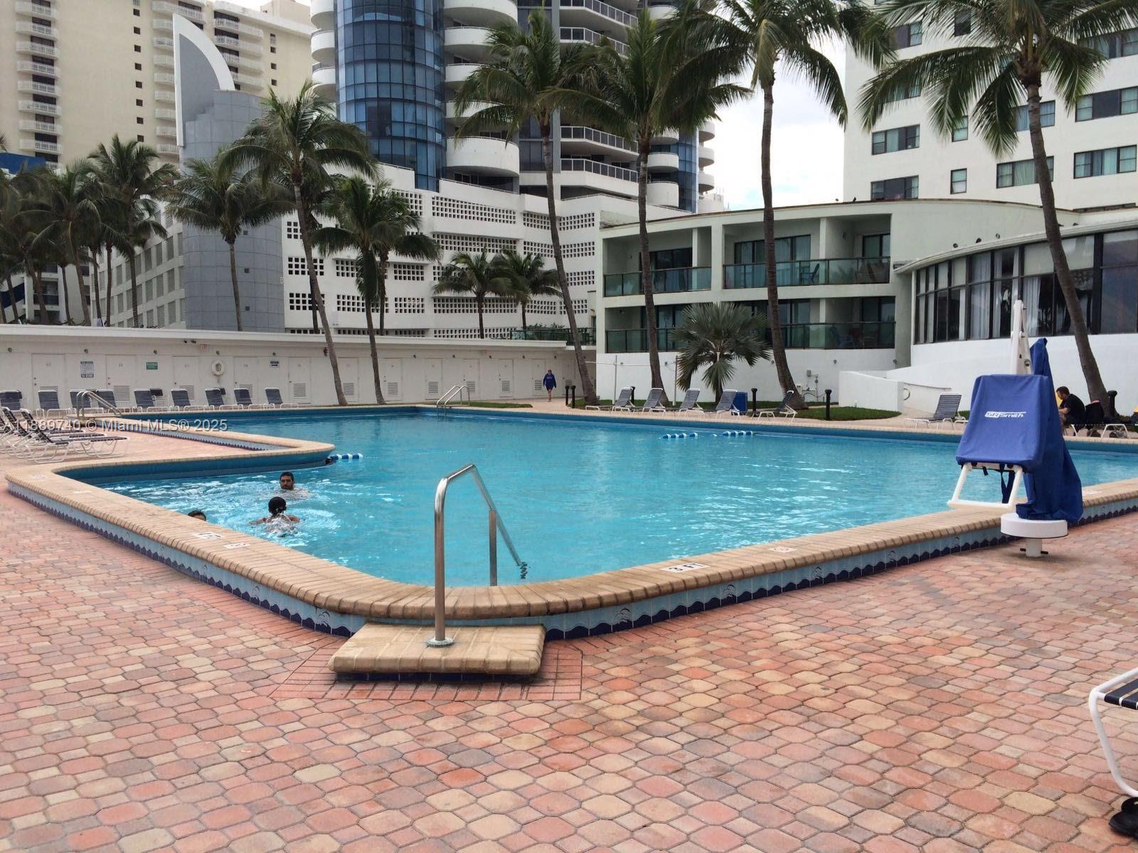 THE CASABLANCA CONDO - Residential