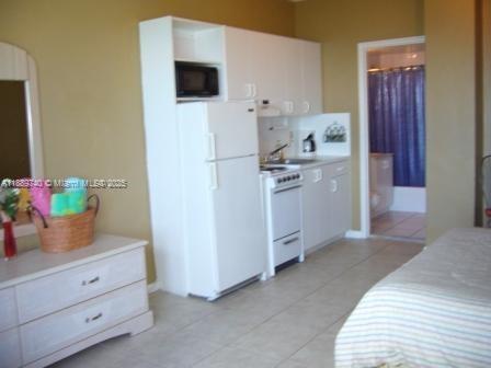 THE CASABLANCA CONDO - Residential
