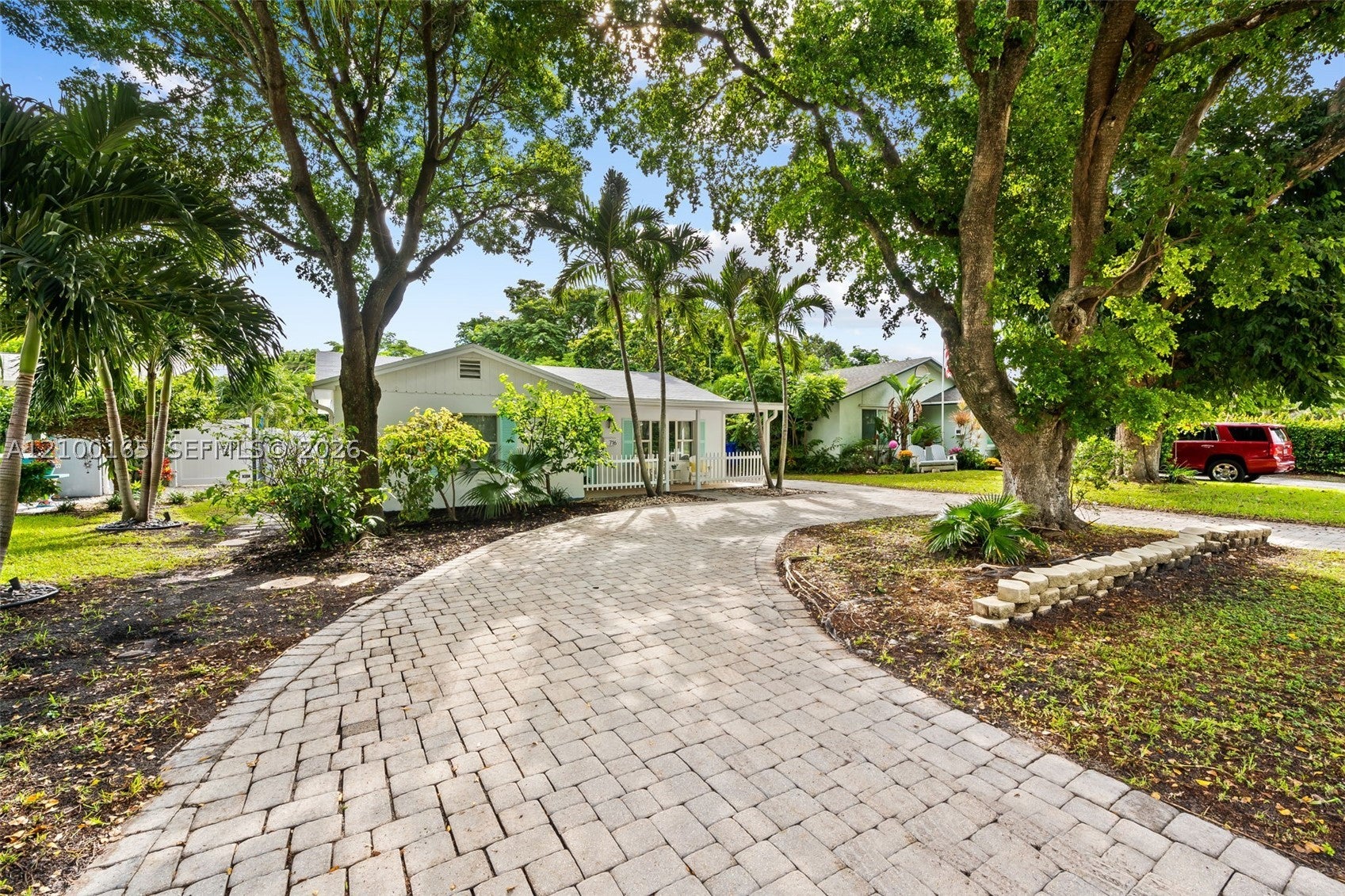 716 NE 11th Ave