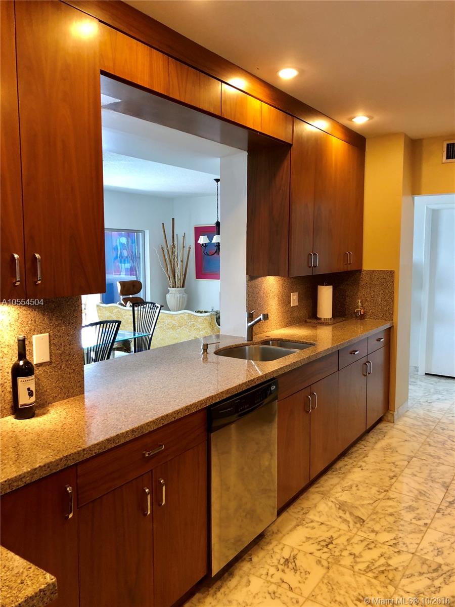 HILLCREST EAST 25 CONDO - Residential