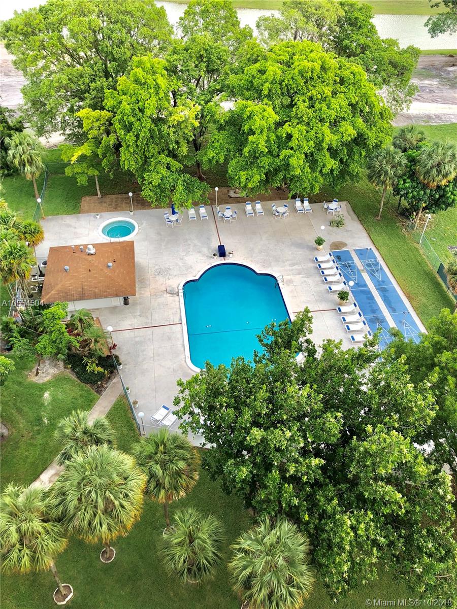 HILLCREST EAST 25 CONDO - Residential