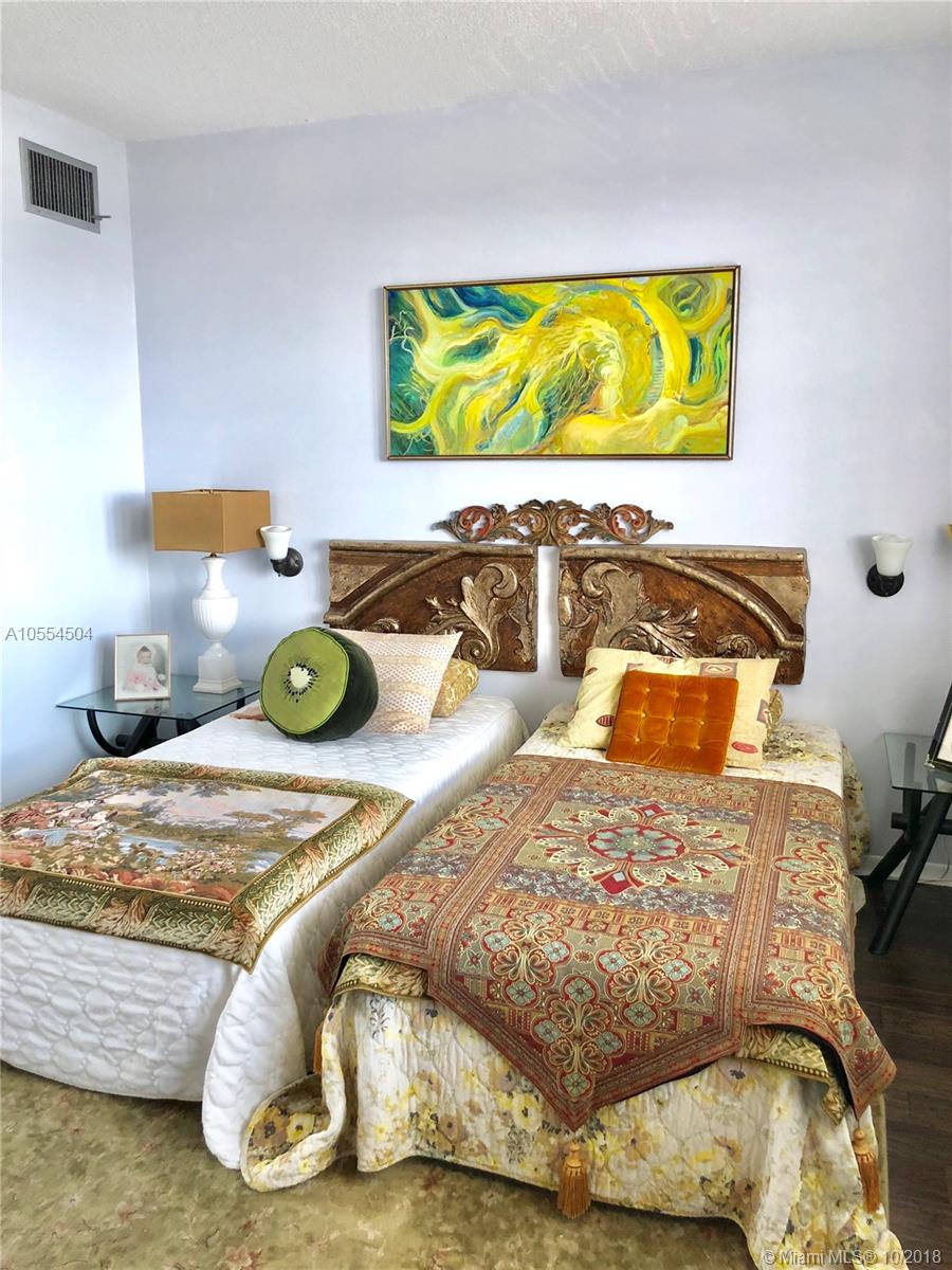 HILLCREST EAST 25 CONDO - Residential