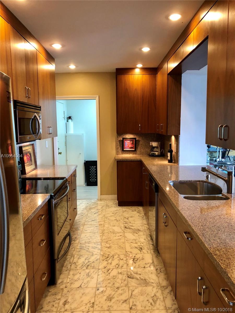 HILLCREST EAST 25 CONDO - Residential