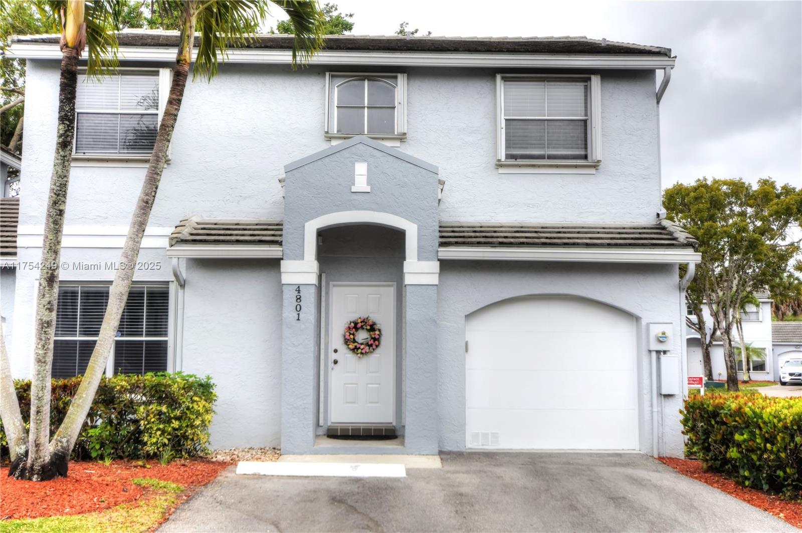 Property for Sale at 4801 Grapevine Way, Davie, Broward County, Florida - Bedrooms: 3 
Bathrooms: 3  - $509,000