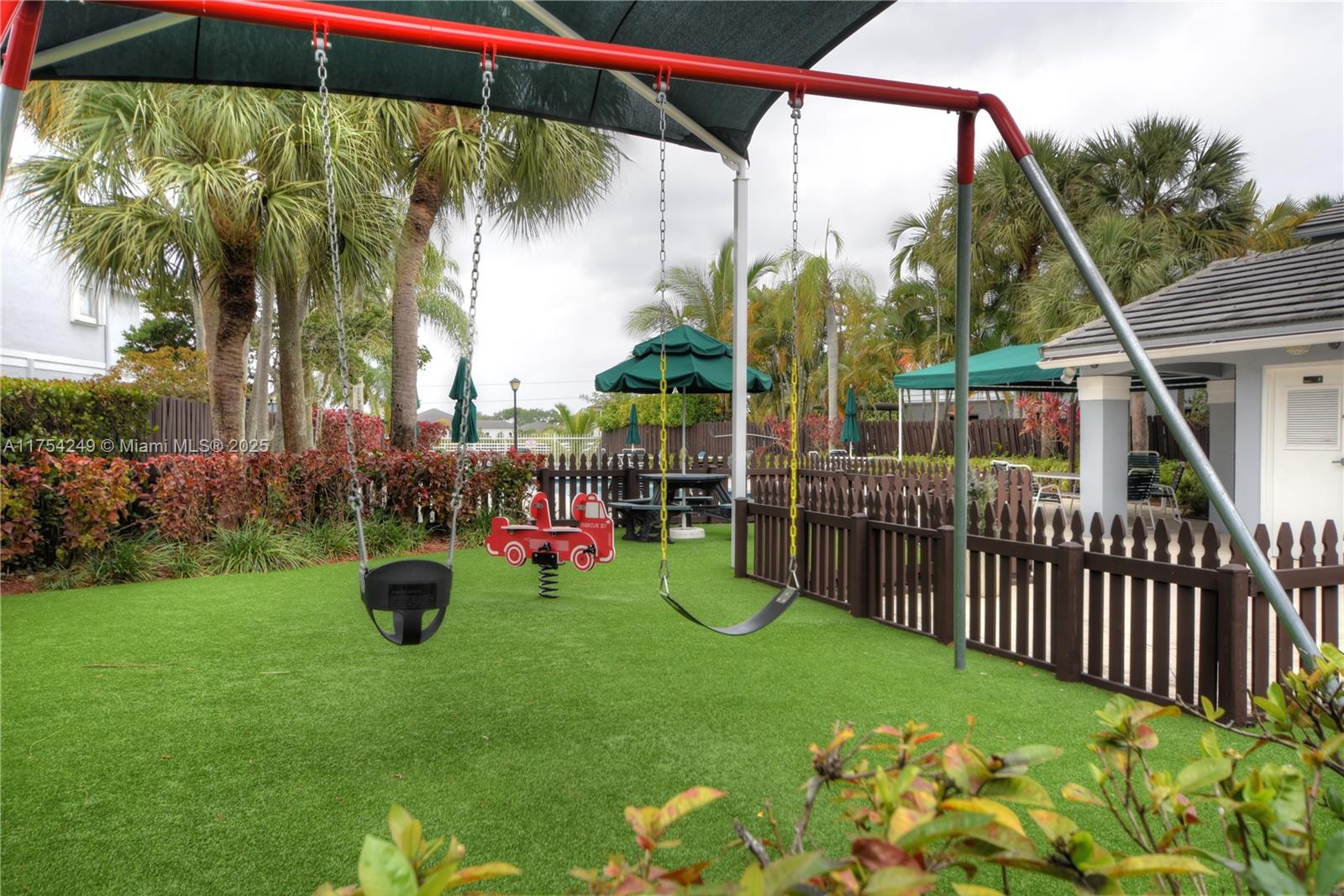 HAWKES BLUFF - Residential