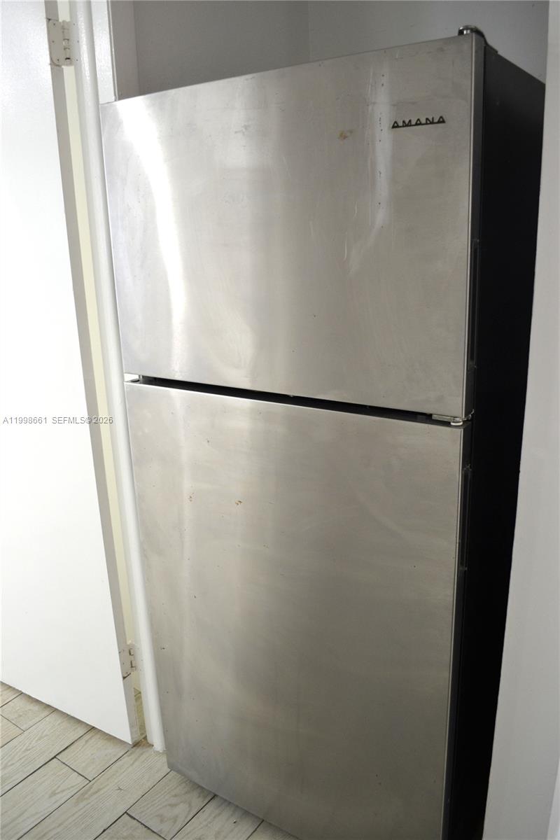 LAWRENCE ESTATE LAND CO - Residential Lease