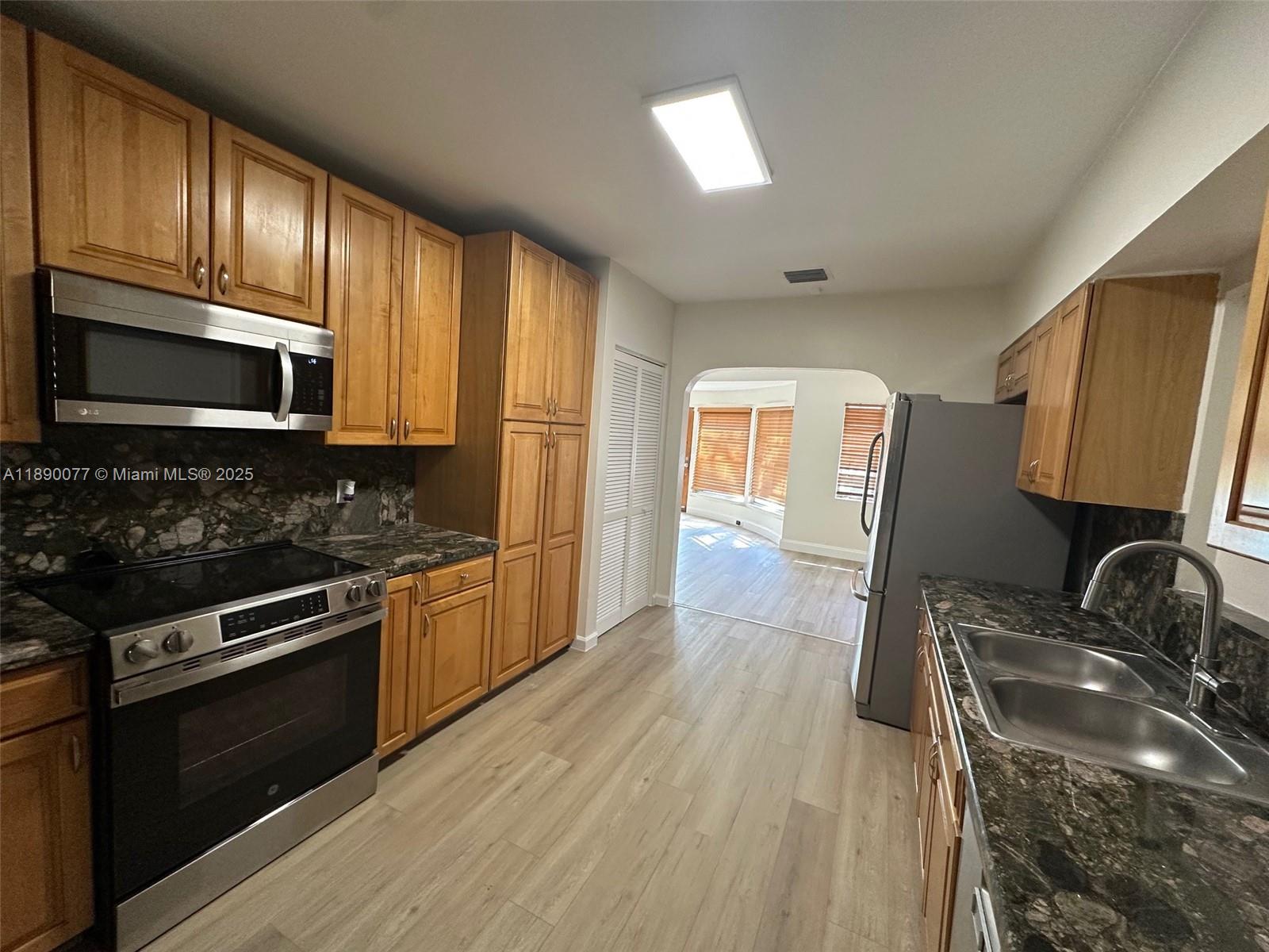 WAVERLY PLACE - Residential Lease