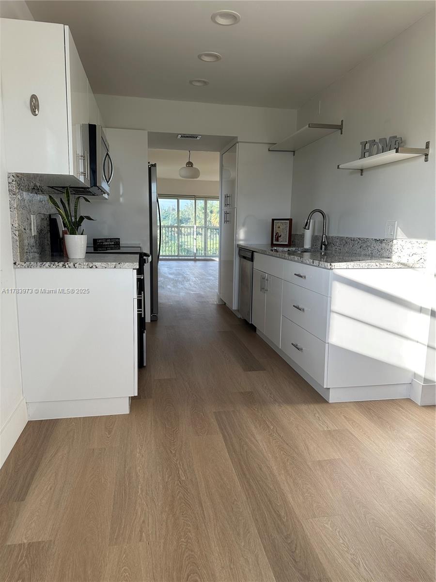 CAMBRIDGE AT CENTURY VILL - Residential Lease