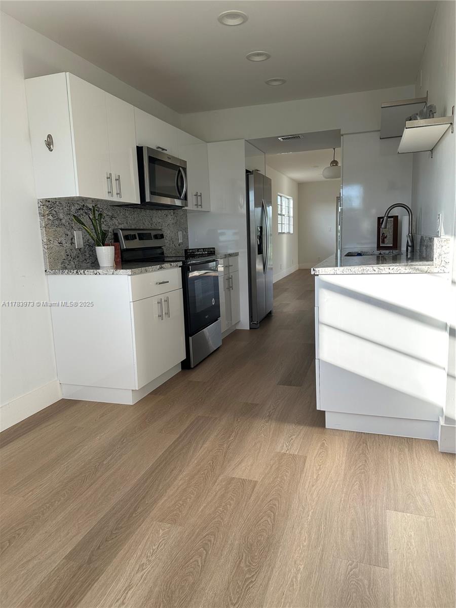 CAMBRIDGE AT CENTURY VILL - Residential Lease