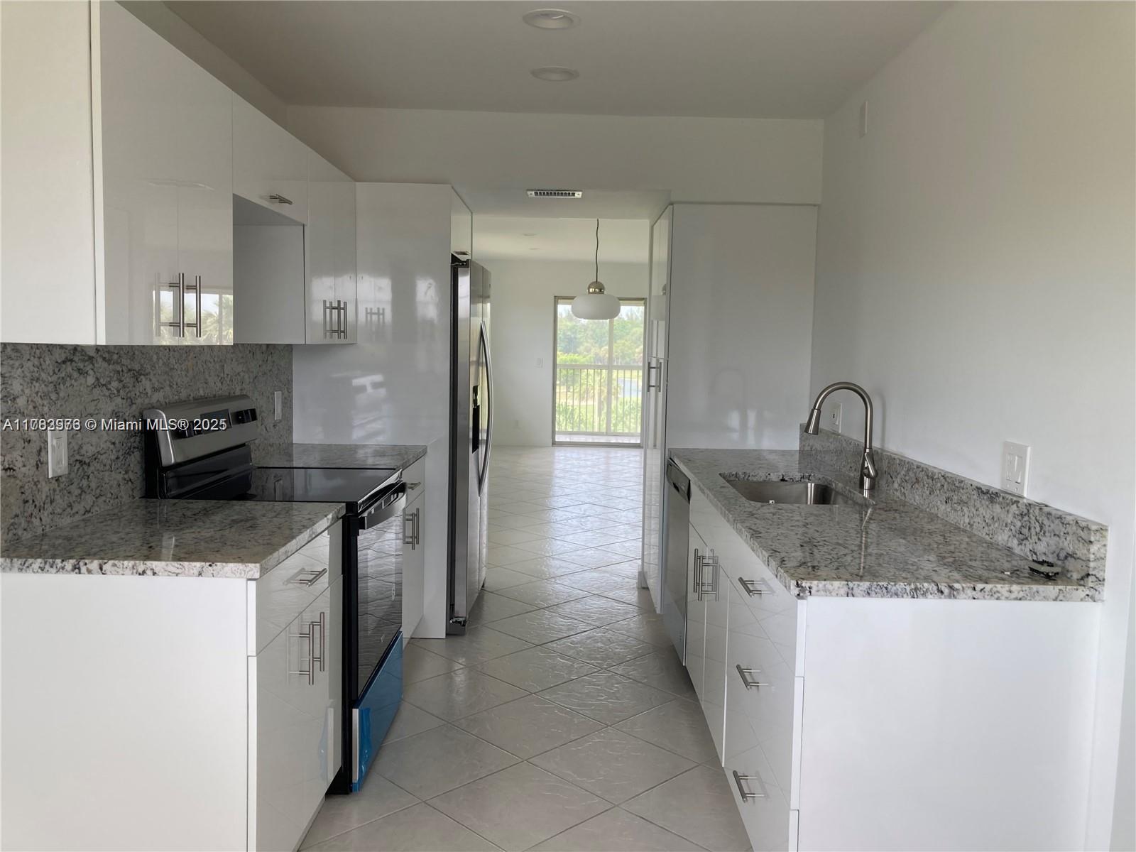 Rental Property at 12701 Sw 13th St 401F, Pembroke Pines, Miami-Dade County, Florida - Bedrooms: 2 
Bathrooms: 2  - $2,550 MO.