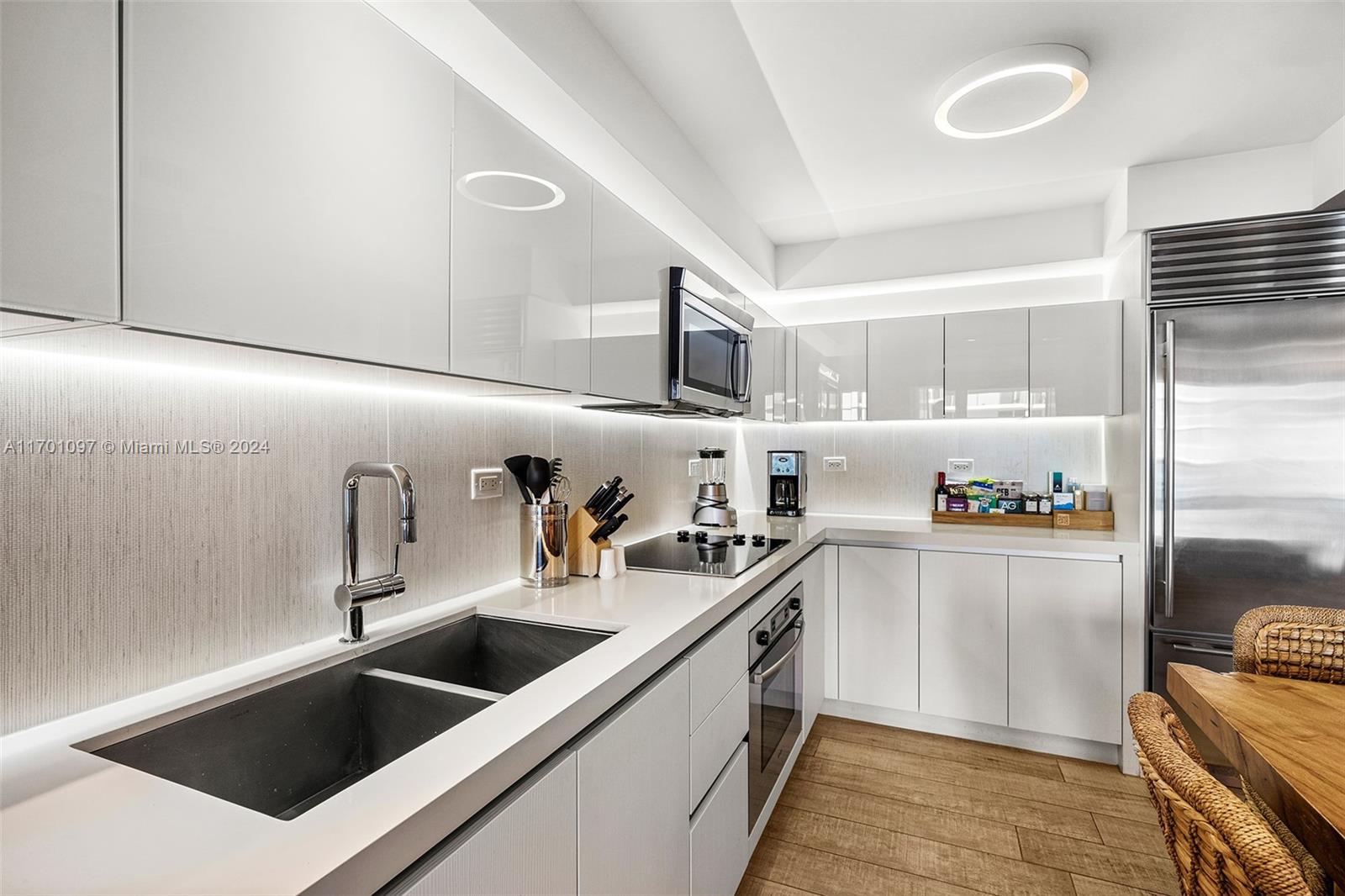 2399 COLLINS AVENUE - Residential