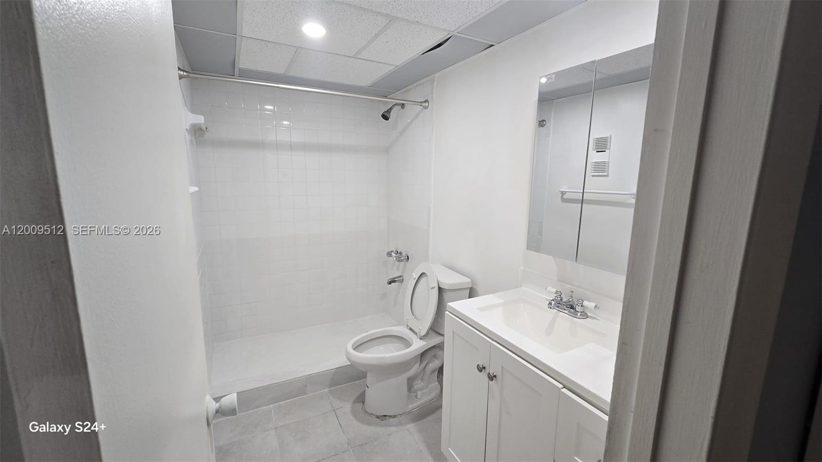 SAMARI LAKE EAST CONDO - Residential