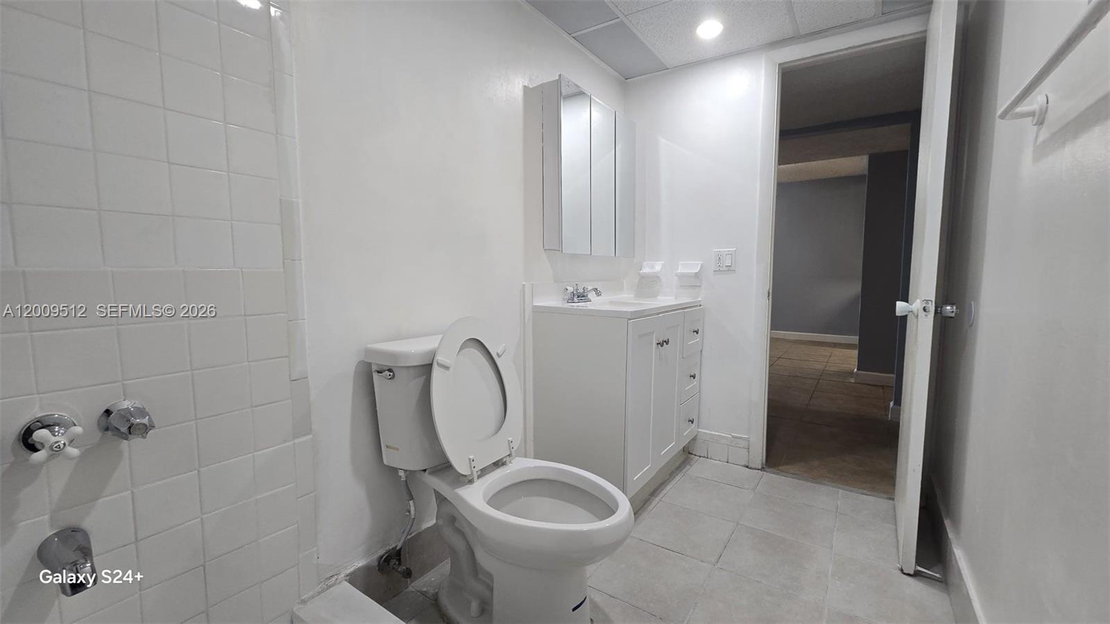 SAMARI LAKE EAST CONDO - Residential