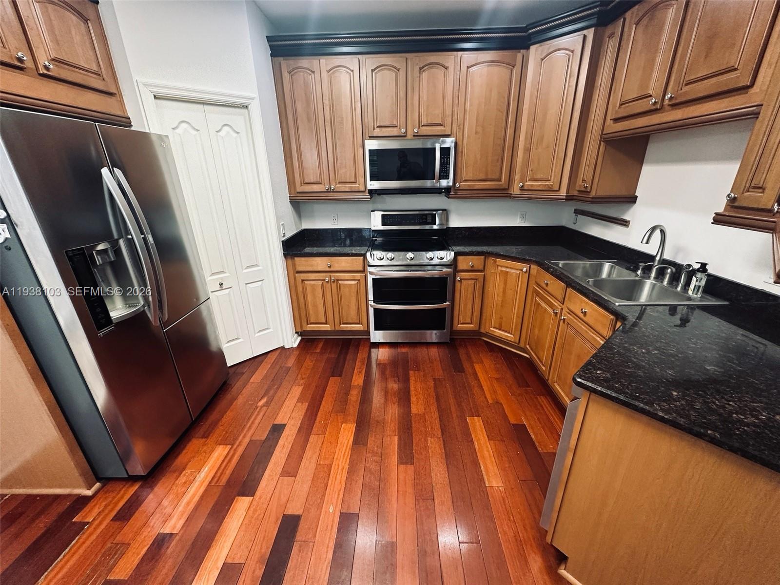 Stonewater Condominum 1Adm - Residential