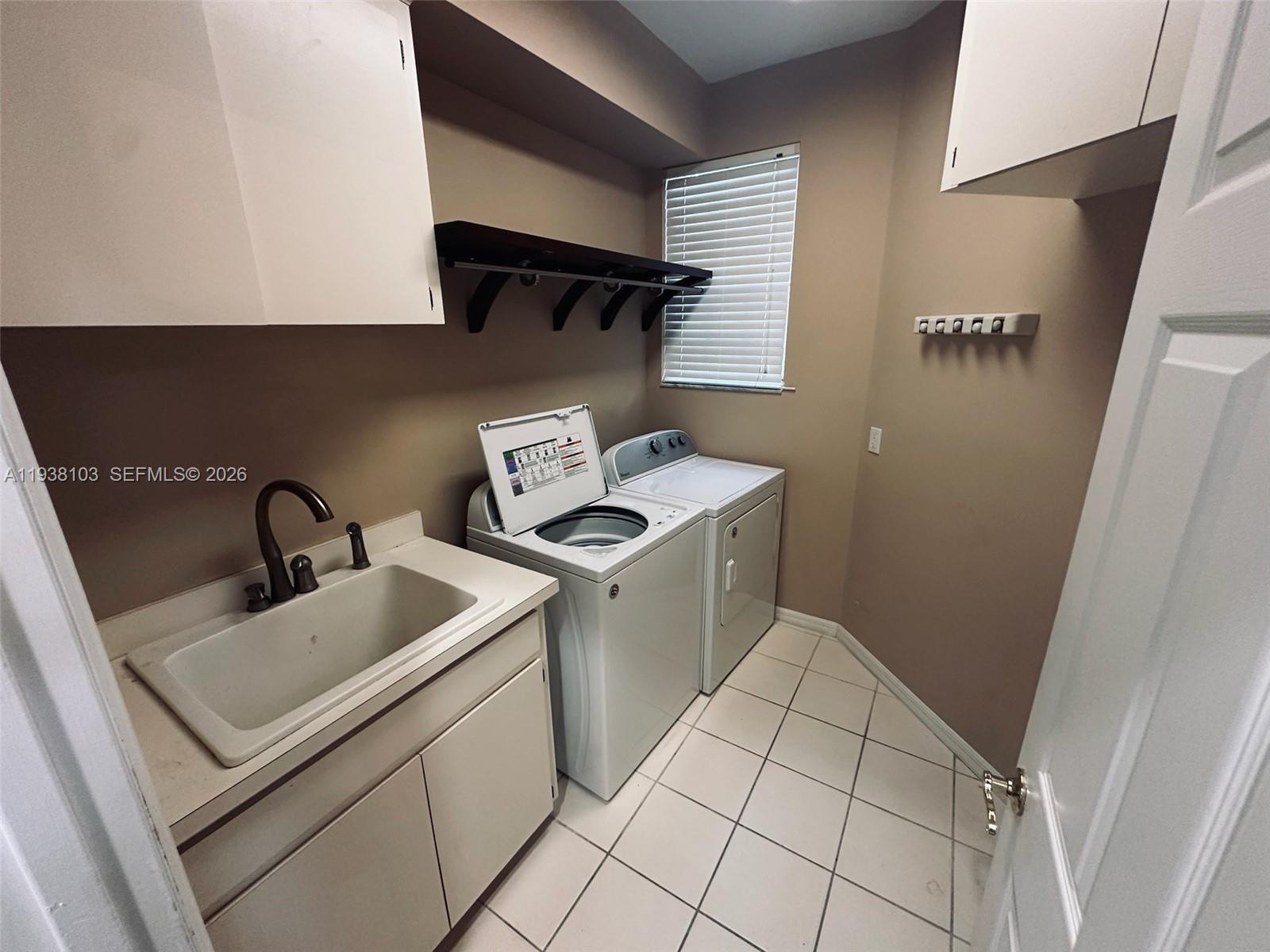 Stonewater Condominum 1Adm - Residential