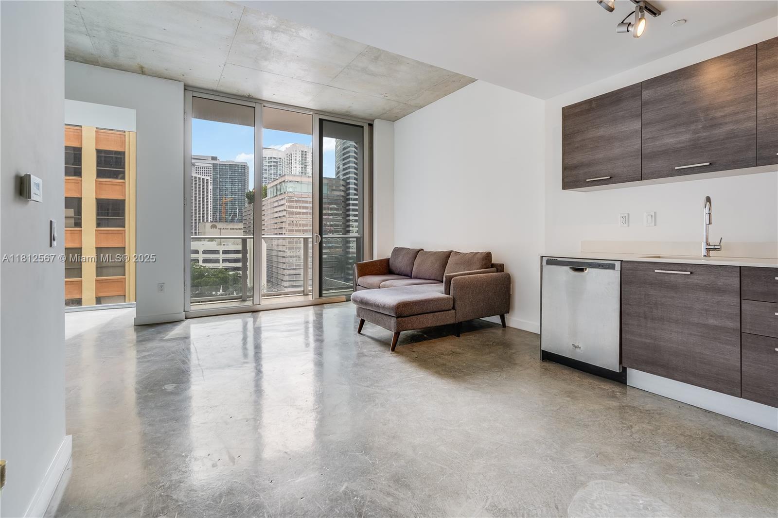 CENTRO CONDO - Residential Lease